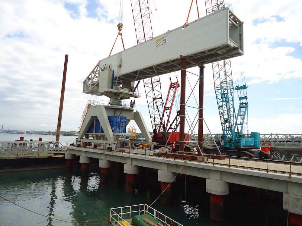 Stefanutti-Stocks-Coastal_Kwale_ship-loader-installation-1