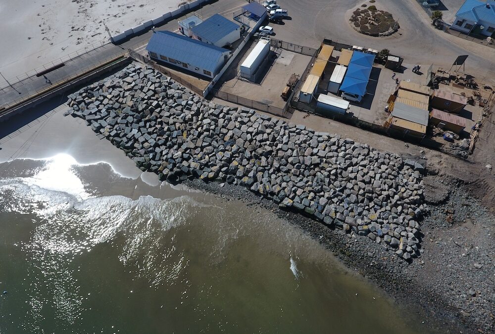 Stefanutti-Stocks-Coastal_marine-rehabilitation_Port-Nolloth_rock-revetment