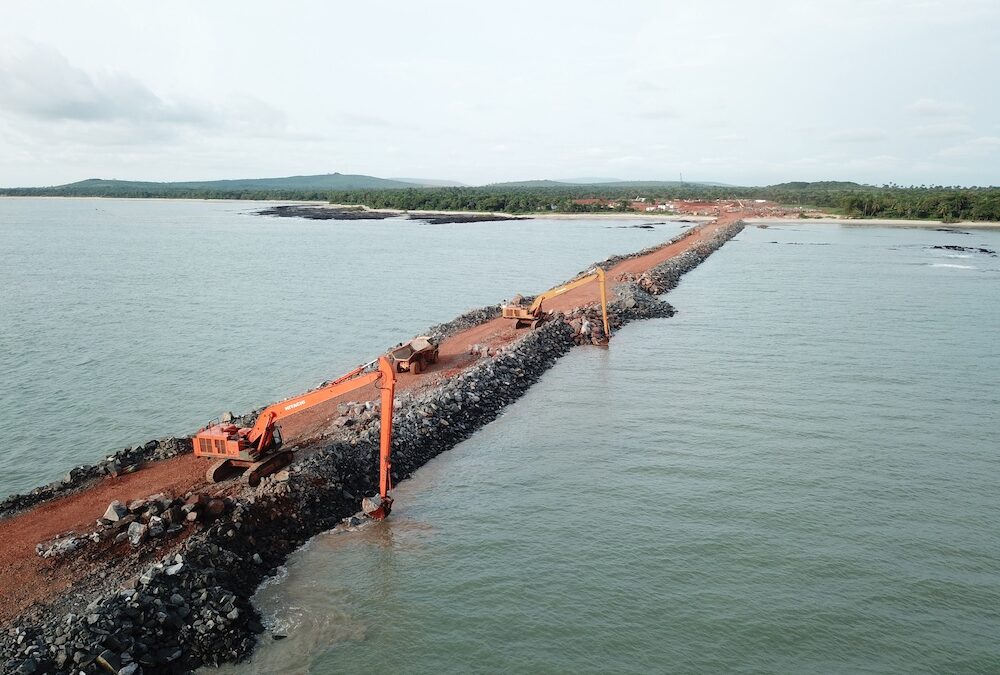 Stefanutti-Stocks-Coastal_marine_breakwater-